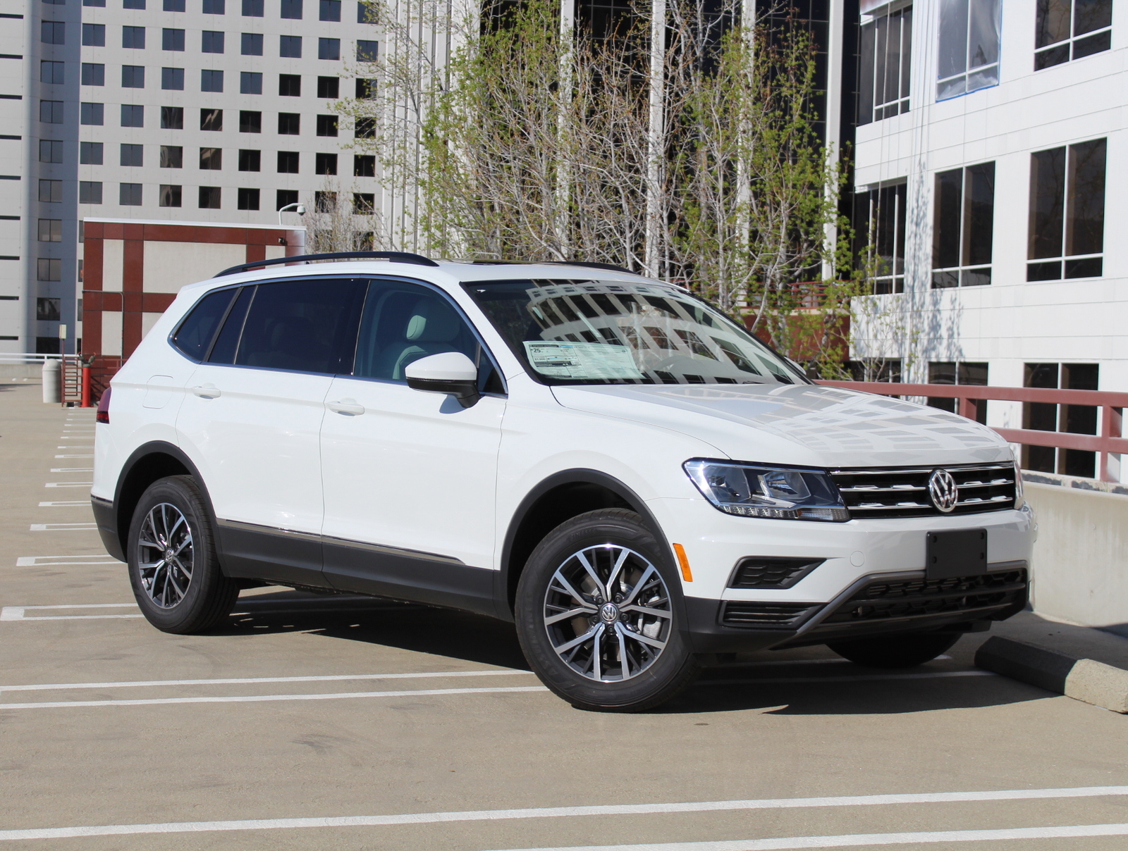 New 2020 Volkswagen Tiguan 2.0T SE 4D Sport Utility in Glendale #204028 ...